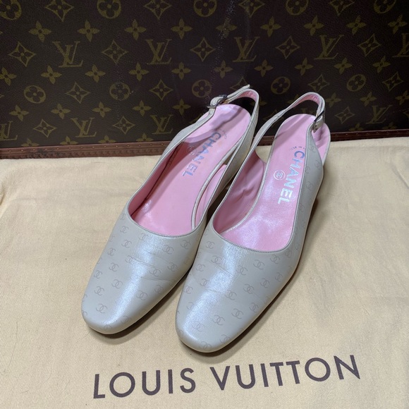 Chanel shoes with small heel - Picture 8 of 16